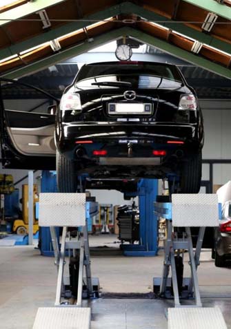 Auto in herstelling bij Garage Anfra